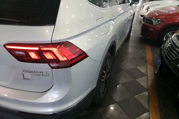 Used Volkswagen Tiguan L 2017 330TSI Automatic Two-Wheel Drive Luxury Edition Right Rear Taillight