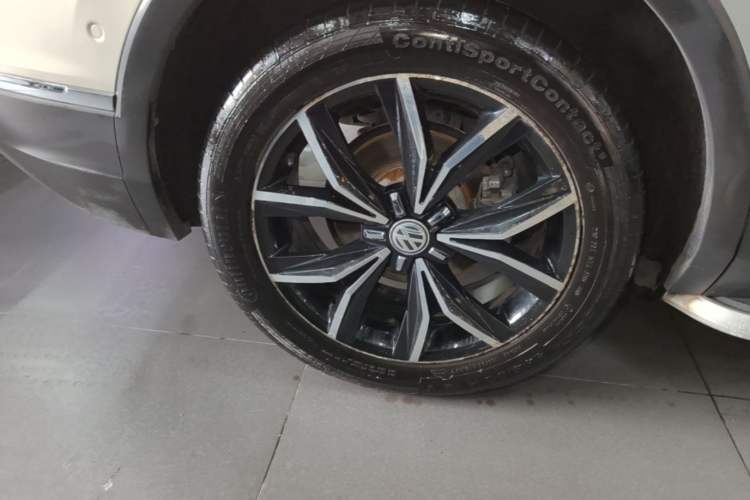 Used Volkswagen Tiguan L 2017 330TSI Automatic Two-Wheel Drive Flagship Edition Right Rear Wheel Hub