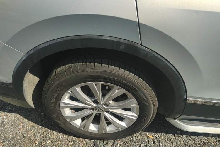 Used Volkswagen Tiguan L 2017 330TSI Automatic Two-Wheel Drive Luxury Edition Right Rear Wheel Hub