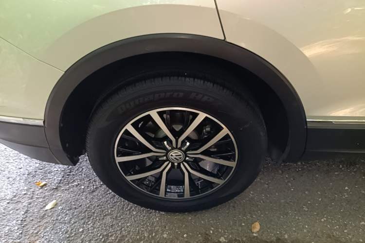 Used Volkswagen Tiguan L 2017 330TSI Automatic Two-Wheel Drive Luxury Edition Right Rear Wheel Hub