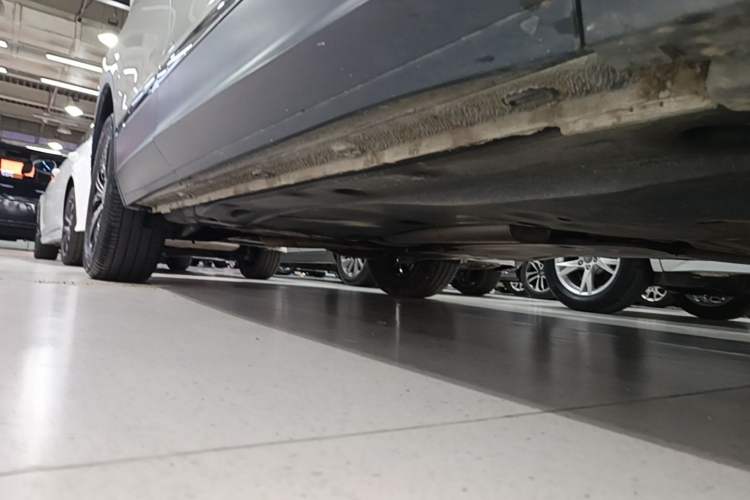Used Volkswagen Tiguan L 2017 330TSI Automatic Two-Wheel Drive Flagship Edition Right Side Sill