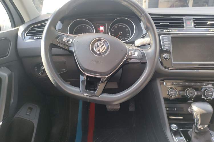 Used Volkswagen Tiguan L 2017 380TSI Automatic All-Wheel-Drive Flagship Edition Steering Wheel