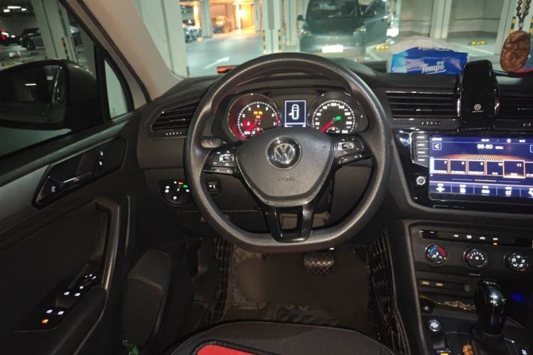 Used Volkswagen Tiguan L 2017 330TSI Automatic Two-Wheel Drive Luxury Edition Steering Wheel