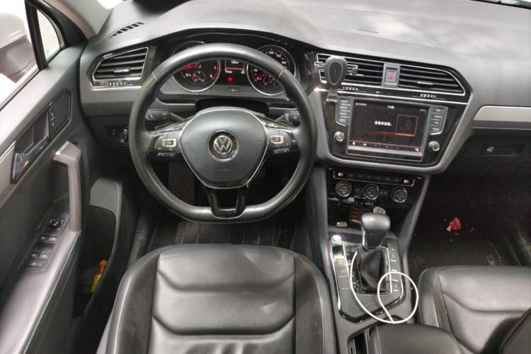 Used Volkswagen Tiguan L 2017 330TSI Automatic Two-Wheel Drive Luxury Edition Steering Wheel