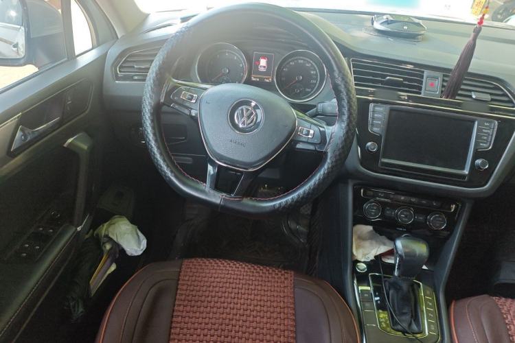 Used Volkswagen Tiguan L 2017 330TSI Automatic Two-Wheel Drive Flagship Edition Steering Wheel