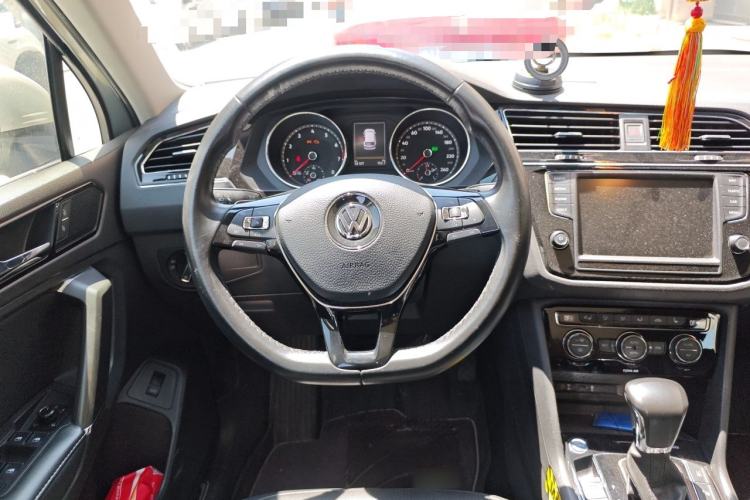 Used Volkswagen Tiguan L 2017 330TSI Automatic Two-Wheel Drive Flagship Edition Steering Wheel
