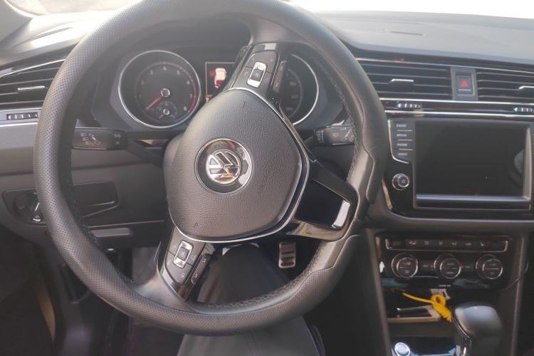 Used Volkswagen Tiguan L 2017 330TSI Automatic Two-Wheel Drive Flagship Edition Steering Wheel