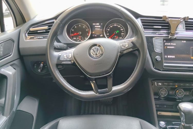 Used Volkswagen Tiguan L 2017 330TSI Automatic Two-Wheel Drive Luxury Edition Steering Wheel