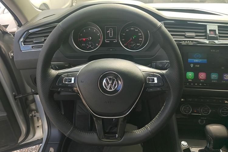 Used Volkswagen Tiguan L 2017 330TSI Automatic Two-Wheel Drive Luxury Edition Steering Wheel