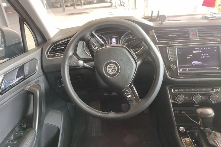 Used Volkswagen Tiguan L 2017 330TSI Automatic Two-Wheel Drive Luxury Edition Steering Wheel