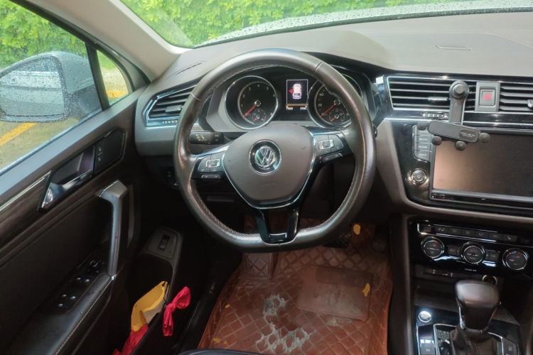 Used Volkswagen Tiguan L 2017 330TSI Automatic Two-Wheel Drive Flagship Edition Steering Wheel