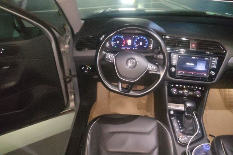 Used Volkswagen Tiguan L 2017 380TSI Automatic All-Wheel-Drive Flagship Edition Steering Wheel