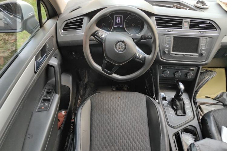 Used Volkswagen Tiguan L 2017 330TSI Automatic Two-Wheel Drive Luxury Edition Steering Wheel