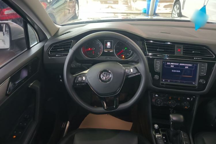 Used Volkswagen Tiguan L 2017 330TSI Automatic Two-Wheel Drive Luxury Edition Steering Wheel
