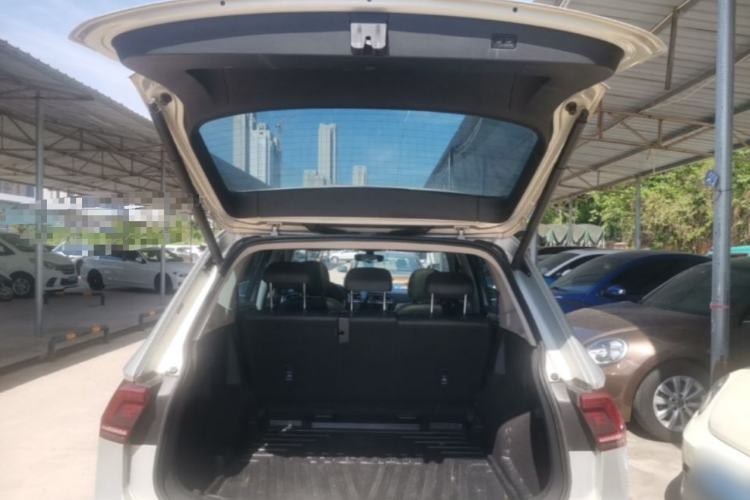 Used Volkswagen Tiguan L 2017 330TSI Automatic Two-Wheel Drive Flagship Edition Trunk