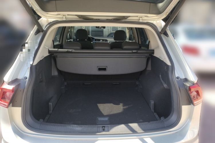 Used Volkswagen Tiguan L 2017 380TSI Automatic All-Wheel-Drive Flagship Edition Trunk