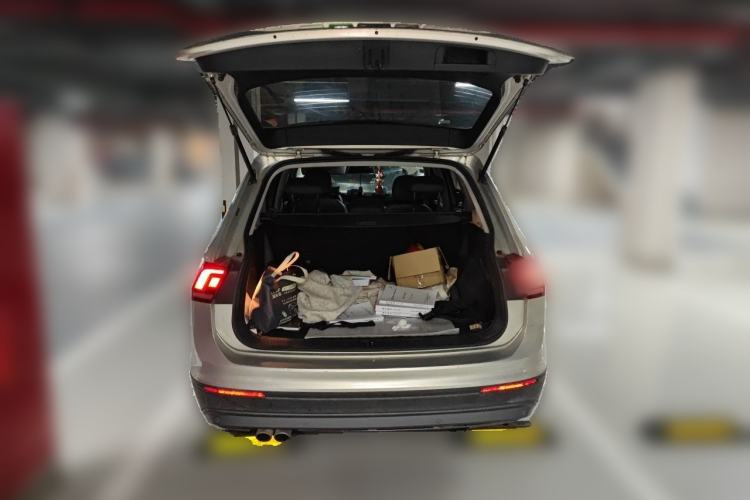 Used Volkswagen Tiguan L 2017 330TSI Automatic Two-Wheel Drive Luxury Edition Trunk