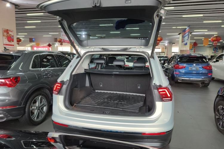 Used Volkswagen Tiguan L 2017 330TSI Automatic Two-Wheel Drive Flagship Edition Trunk