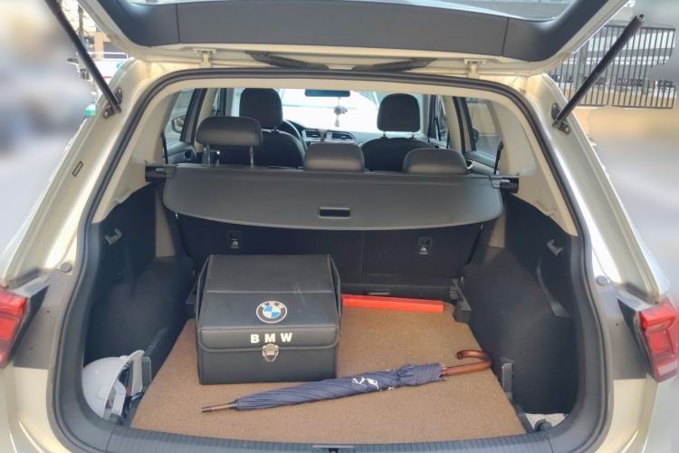Used Volkswagen Tiguan L 2017 330TSI Automatic Two-Wheel Drive Luxury Edition Trunk