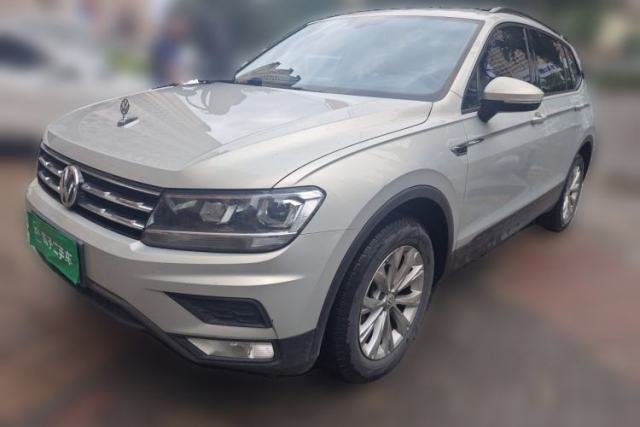 Volkswagen Tiguan L 2017 330TSI Automatic Two-Wheel Drive Luxury Edition с пробегом