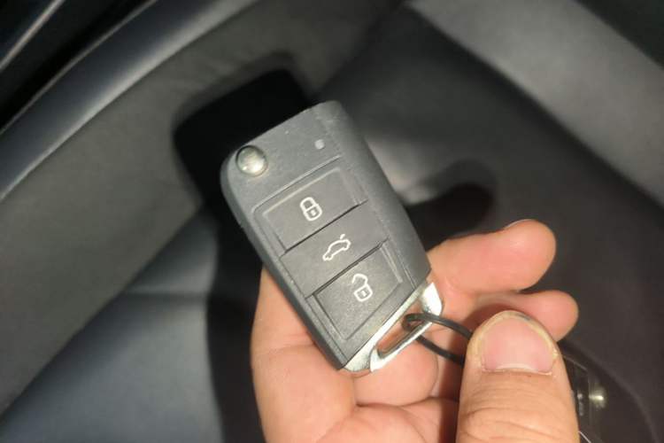 Used Volkswagen Tiguan L 2017 330TSI Automatic Two-Wheel Drive Comfort Edition Vehicle Key