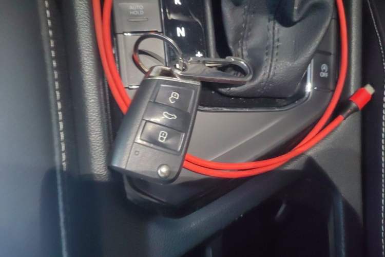 Used Volkswagen Tiguan L 2017 330TSI Automatic Two-Wheel Drive Luxury Edition Vehicle Key