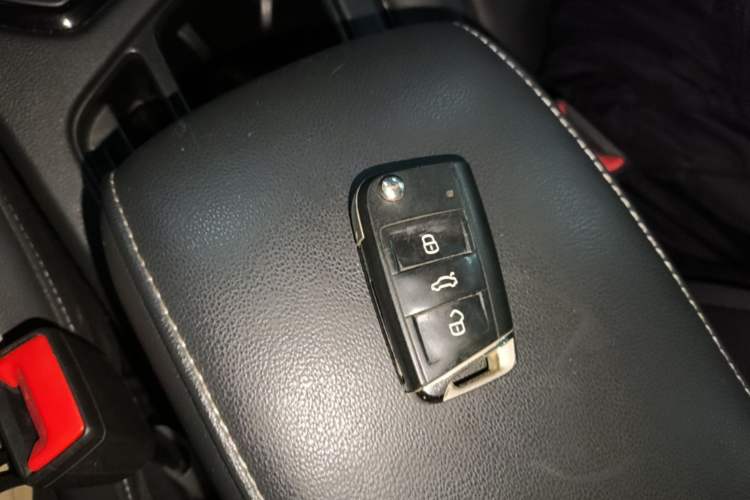 Used Volkswagen Tiguan L 2017 380TSI Automatic All-Wheel-Drive Luxury Edition Vehicle Key
