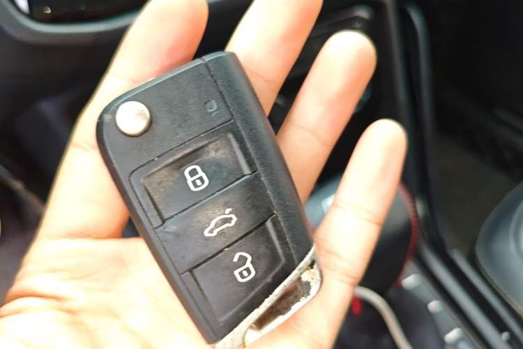 Used Volkswagen Tiguan L 2017 330TSI Automatic Two-Wheel Drive Luxury Edition Vehicle Key