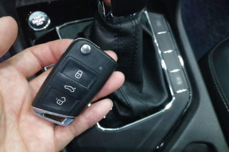 Used Volkswagen Tiguan L 2017 330TSI Automatic Two-Wheel Drive Luxury Edition Vehicle Key