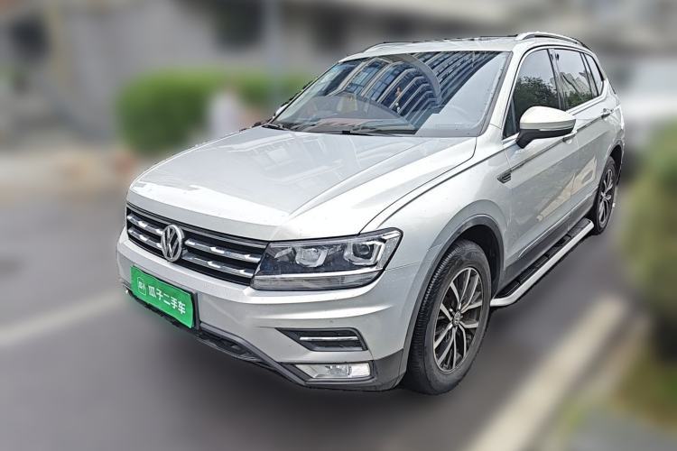 Used Volkswagen Tiguan L 2017 330TSI Automatic Two-Wheel Drive Luxury Edition Guazi used car, China used car export, Used car for sale, Used cars, Cheapest cars for sale