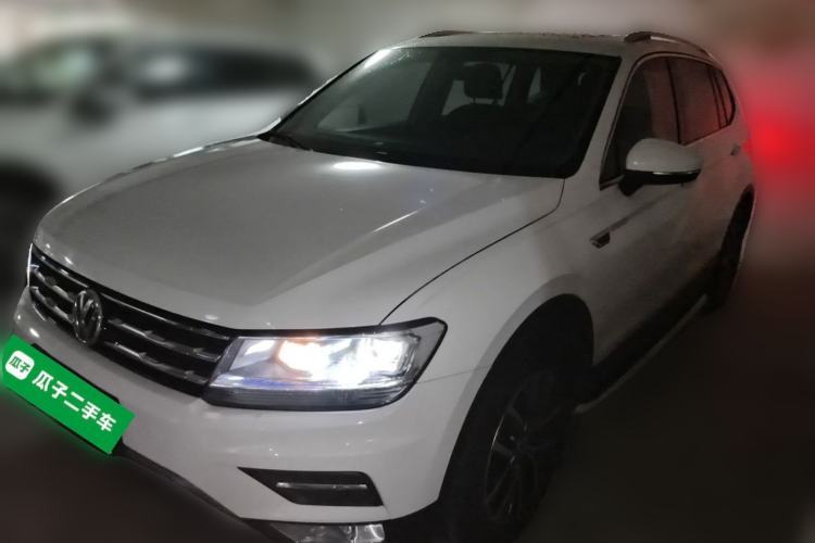 Used Volkswagen Tiguan L 2017 330TSI Automatic Two-Wheel Drive Luxury Edition Guazi used car, China used car export, Used car for sale, Used  cars, Cheapest cars for sale