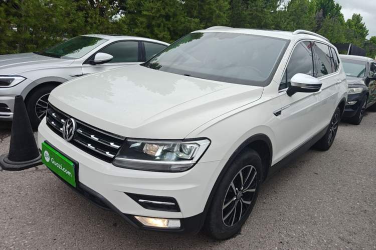 Used Volkswagen Tiguan L 2017 330TSI Automatic Two-Wheel Drive Luxury Edition Guazi used car, China used car export, Used car for sale, Used  cars, Cheapest cars for sale