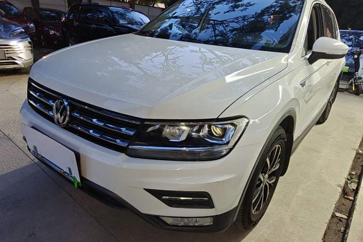 Used Volkswagen Tiguan L 2017 330TSI Automatic Two-Wheel Drive Comfort Edition Guazi used car, China used car export, Used car for sale, Used cars, Cheapest cars for sale
