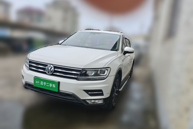 Used Volkswagen Tiguan L 2017 330TSI Automatic Two-Wheel Drive Luxury Edition Guazi used car, China used car export, Used car for sale, Used cars, Cheapest cars for sale