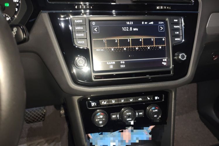 Used Volkswagen Tiguan L 2017 330TSI Automatic Two-Wheel Drive Luxury Edition Audio And AC Panel