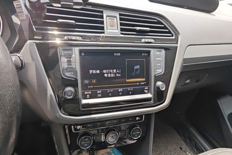 Used Volkswagen Tiguan L 2017 330TSI Automatic Two-Wheel Drive Luxury Edition Audio And AC Panel