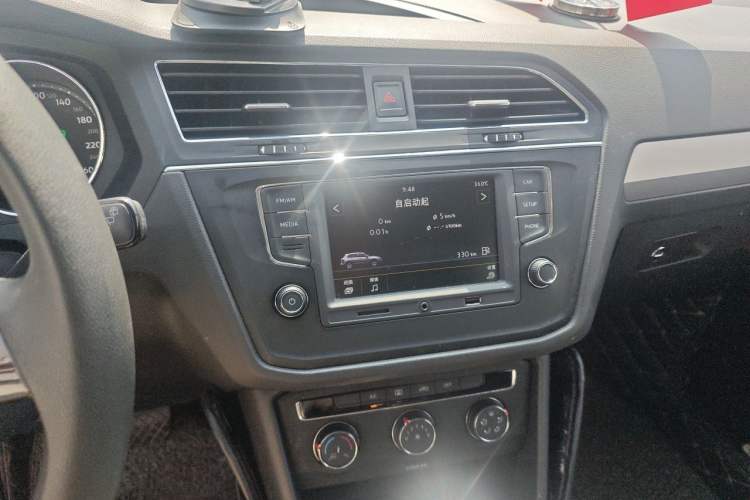 Used Volkswagen Tiguan L 2017 330TSI Automatic Two-Wheel Drive Luxury Edition Audio And AC Panel