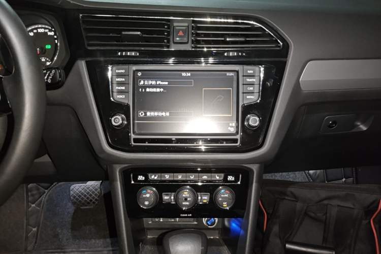 Used Volkswagen Tiguan L 2017 330TSI Automatic Two-Wheel Drive Luxury Edition Audio And AC Panel