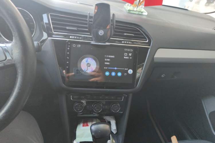 Used Volkswagen Tiguan L 2017 330TSI Automatic Two-Wheel Drive Luxury Edition Audio And AC Panel