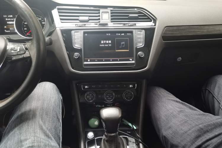 Used Volkswagen Tiguan L 2017 330TSI Automatic Two-Wheel Drive Flagship Edition Audio And AC Panel
