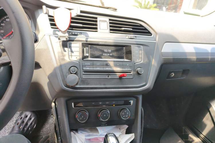 Used Volkswagen Tiguan L 2017 330TSI Automatic Two-Wheel Drive Luxury Edition Audio And AC Panel