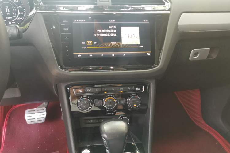 Used Volkswagen Tiguan L 2017 330TSI Automatic Two-Wheel Drive Flagship Edition Audio And AC Panel