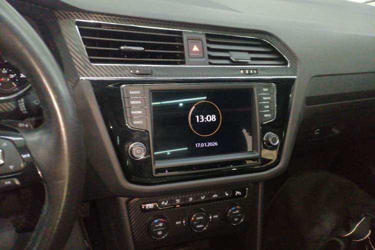Used Volkswagen Tiguan L 2017 330TSI Automatic Two-Wheel Drive Luxury Edition Audio And AC Panel