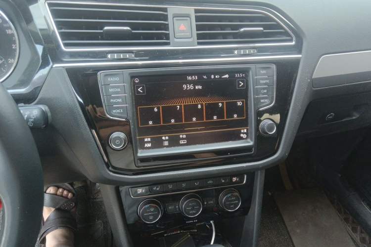 Used Volkswagen Tiguan L 2017 330TSI Automatic Two-Wheel Drive Flagship Edition Audio And AC Panel