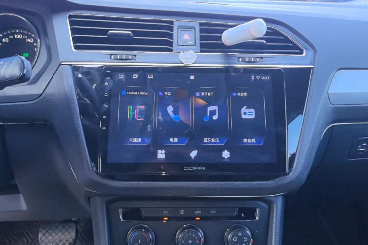 Used Volkswagen Tiguan L 2017 330TSI Automatic Two-Wheel Drive Luxury Edition Audio And AC Panel