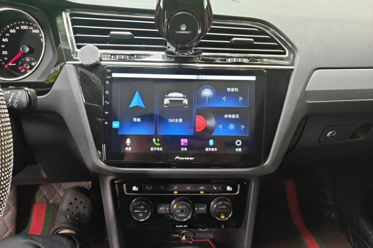 Used Volkswagen Tiguan L 2017 330TSI Automatic Two-Wheel Drive Luxury Edition Audio And AC Panel