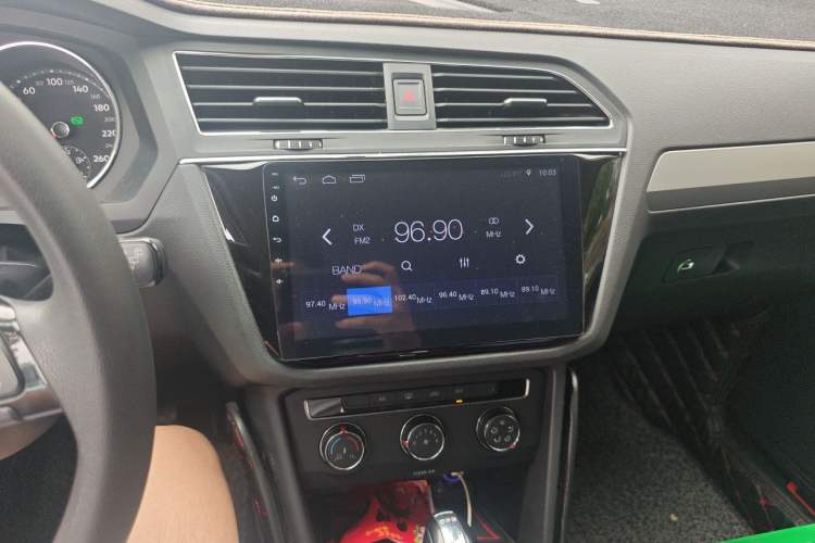 Used Volkswagen Tiguan L 2017 330TSI Automatic Two-Wheel Drive Luxury Edition Audio And AC Panel