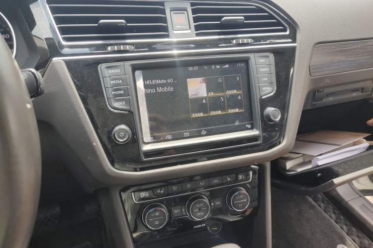Used Volkswagen Tiguan L 2017 380TSI Automatic All-Wheel-Drive Luxury Edition Audio And AC Panel