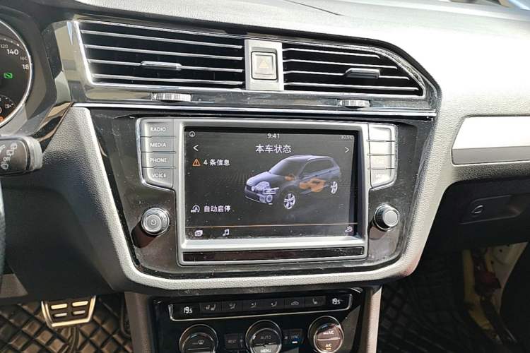 Used Volkswagen Tiguan L 2017 330TSI Automatic Two-Wheel Drive Luxury Edition Audio And AC Panel