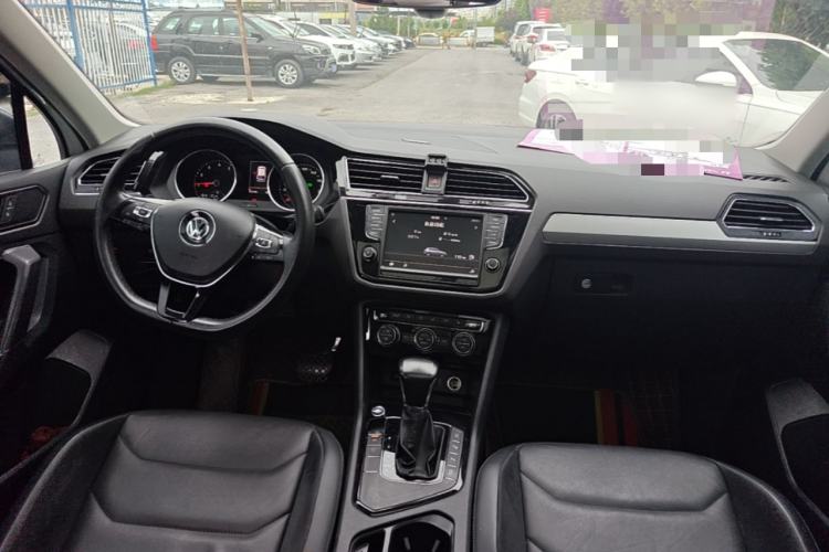 Used Volkswagen Tiguan L 2017 330TSI Automatic Two-Wheel Drive Luxury Edition Center Console